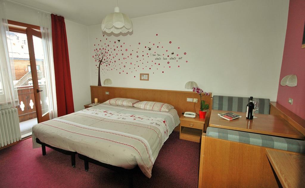 Garni Gimea Hotel Livigno Exterior photo